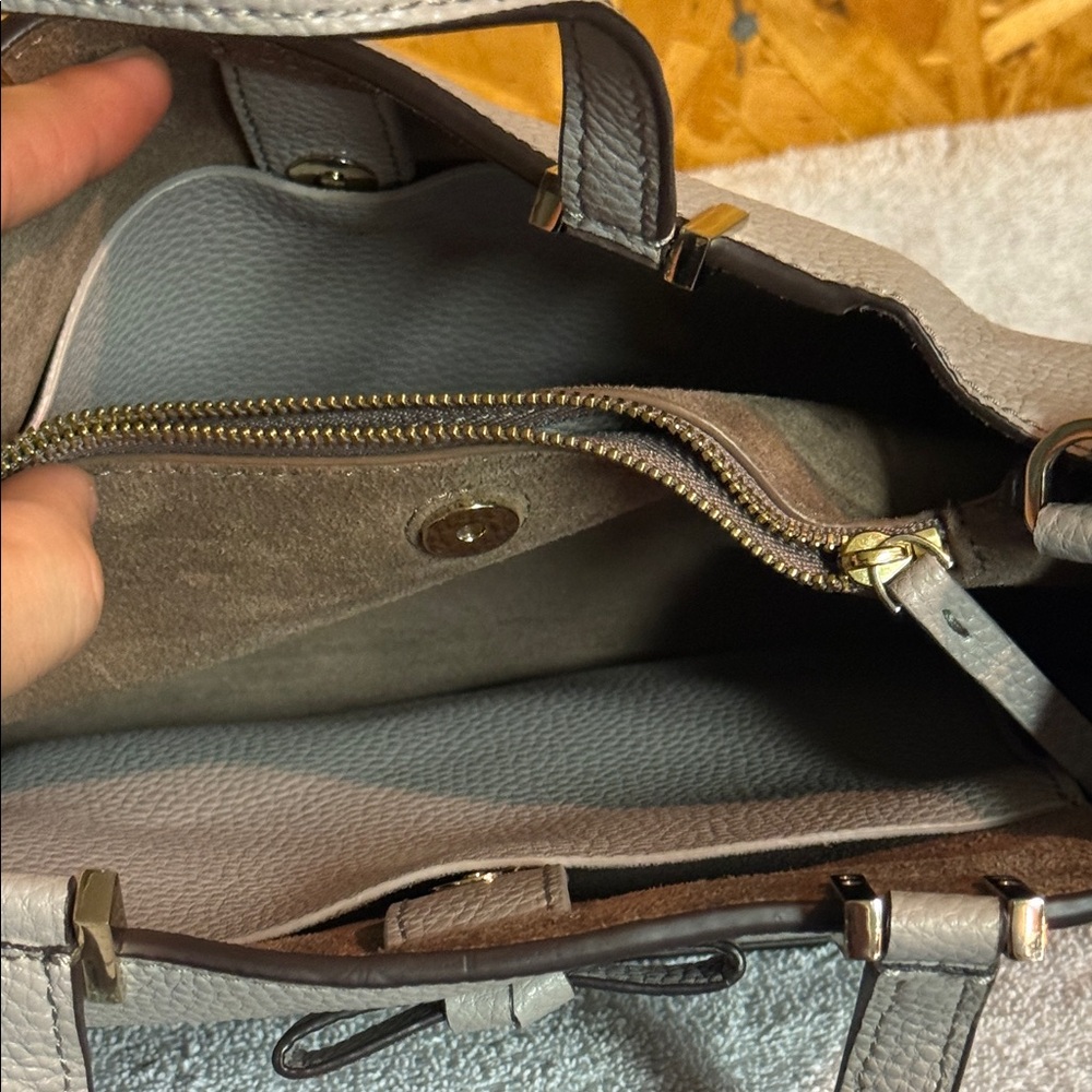 Kate Spade Gray Shoulder Bag with Bow Accent - Picture 4 of 10